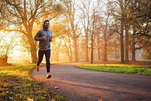 benefícios para a saúde exercícios matinais